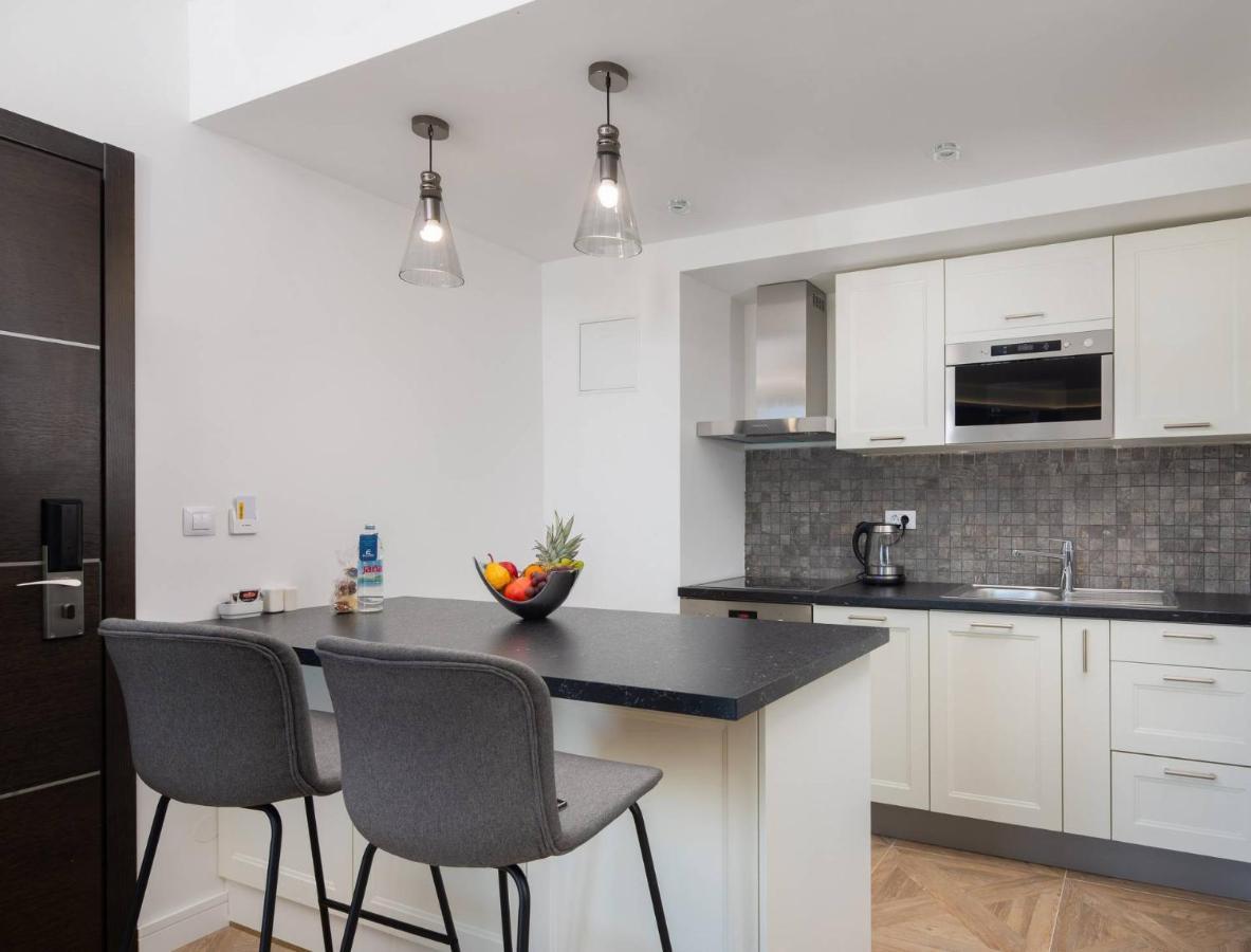 Ellure Luxury Suites Split Exteriör bild